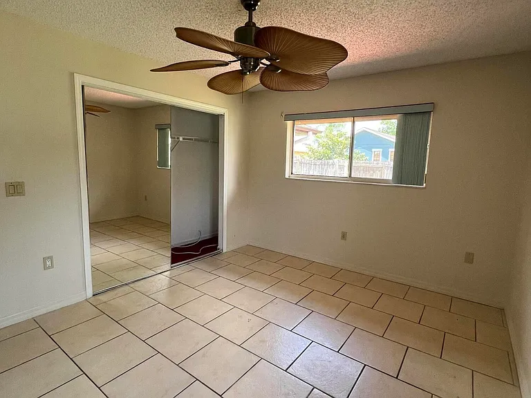 6485 Manila Dr — Photo 17