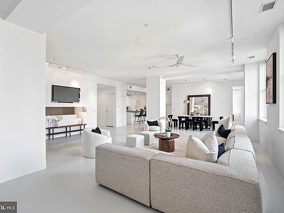 2nd image of 1600 Arch St #1809
