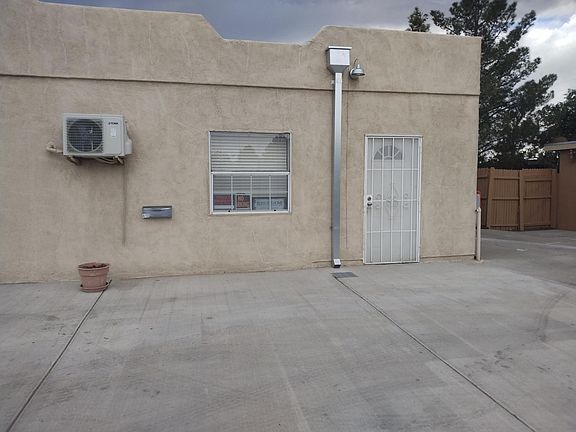 2nd image of 410 E Lohman Ave