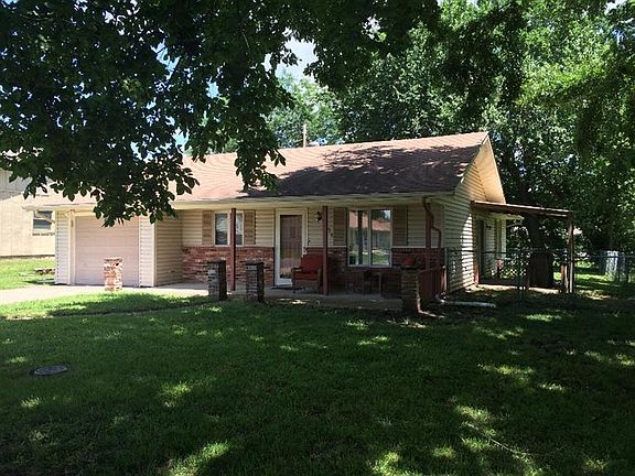 2nd image of 438 Aspen Dr
