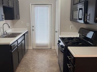3210 Brookfield Loop #C, Bakersfield, CA 93311