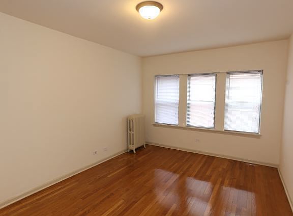 2nd image of 5748 N Winthrop Ave #3