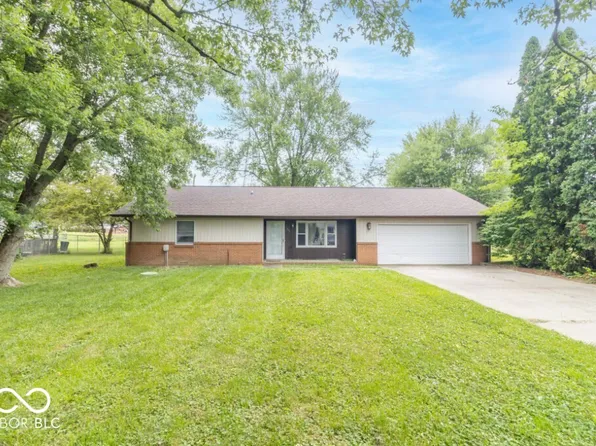 1043 Radio Ln, New Castle, IN 47362