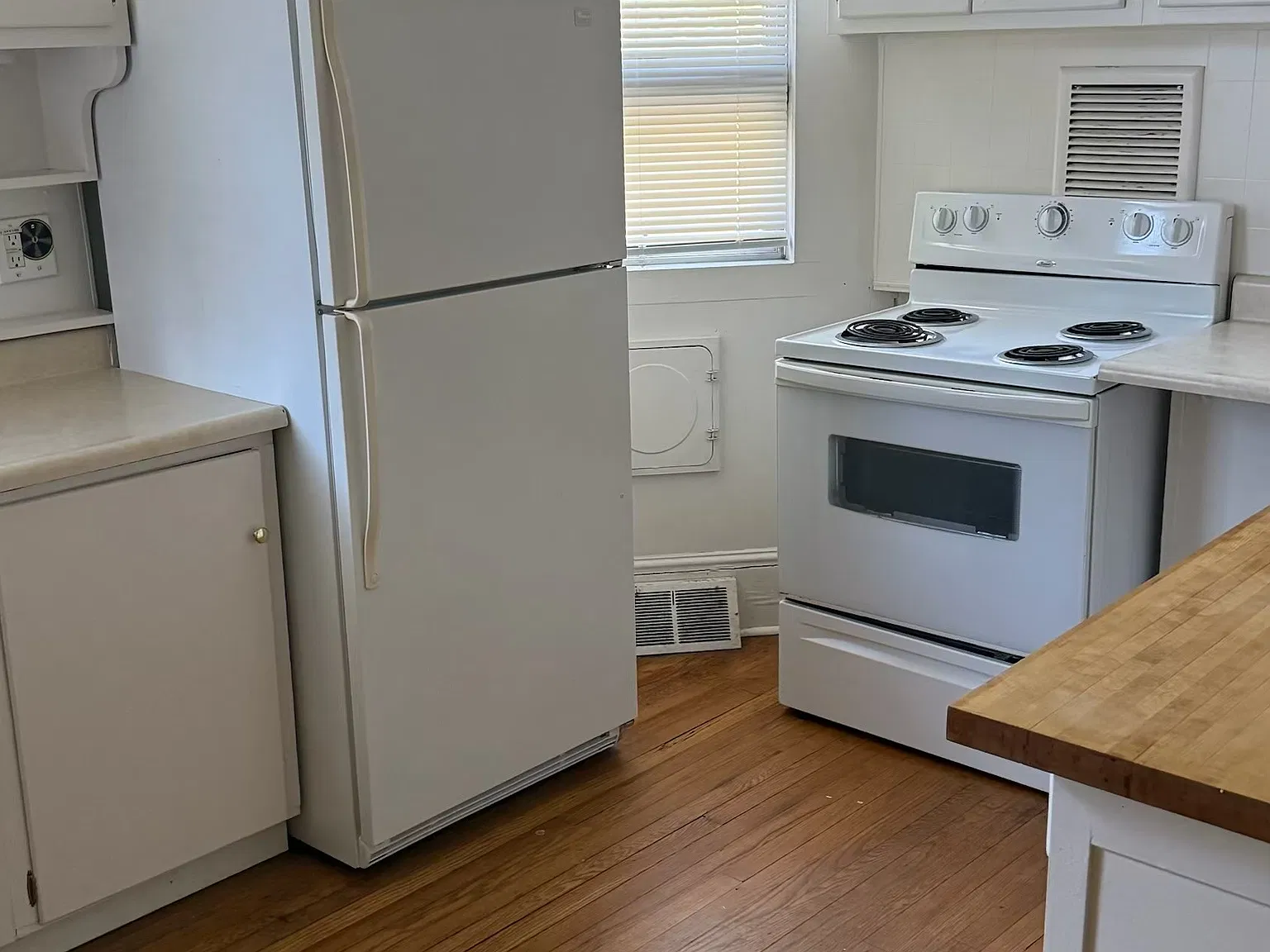 2 bed, 700 sqft, $850 — Photo 2