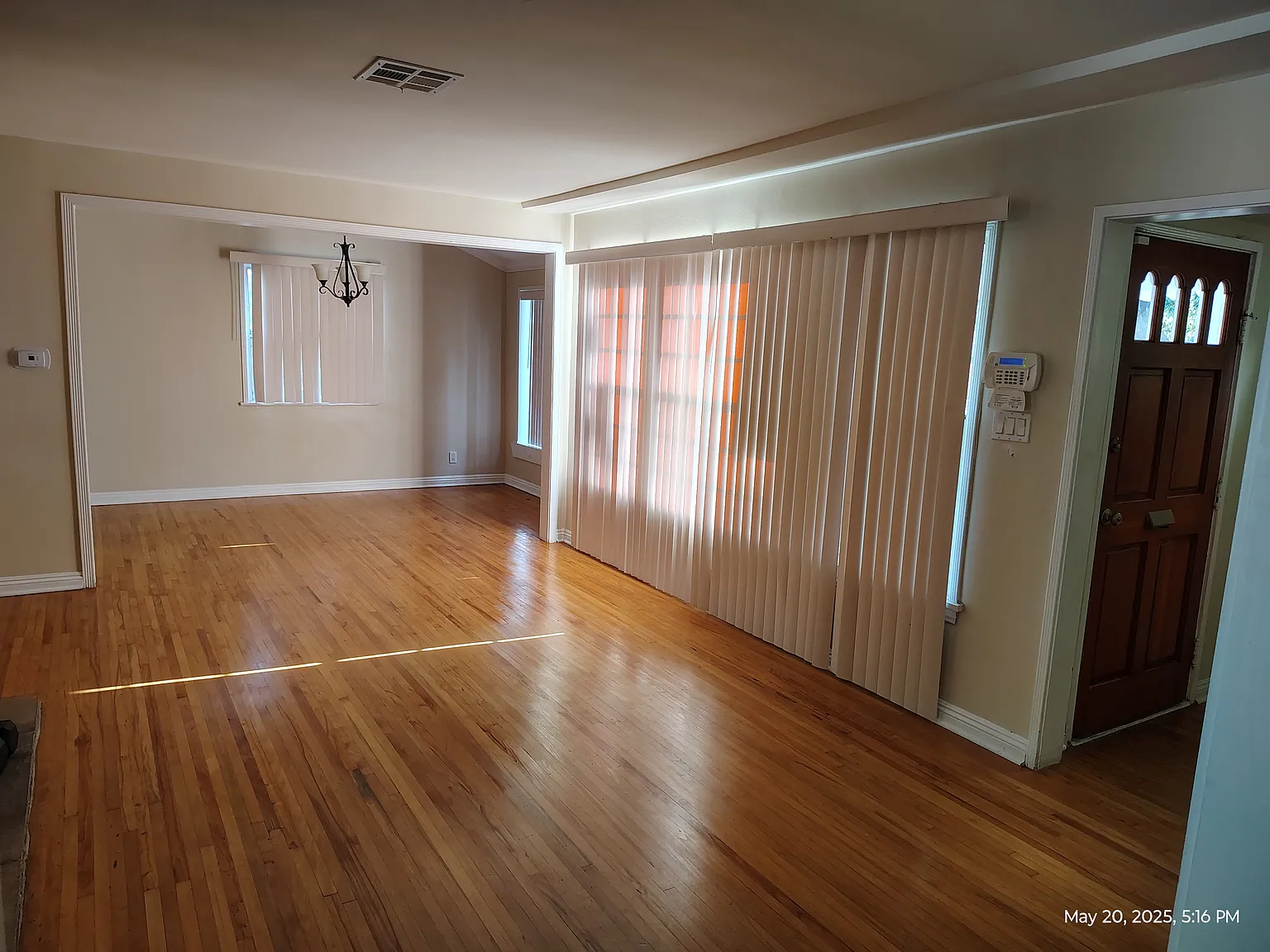 3 bed, 1800 sqft, $5,950 — Photo 3