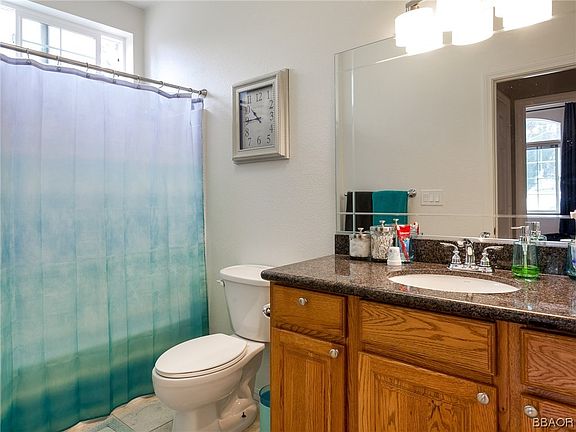 5th image of 1058 Circle Dr