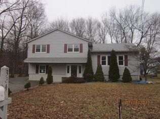 324 Horseneck Rd, Fairfield, NJ 07004