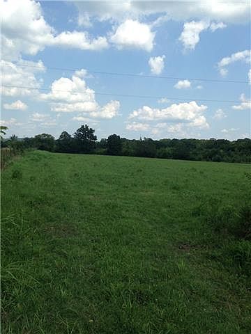 1st image of 7 Poplar Hill Cir