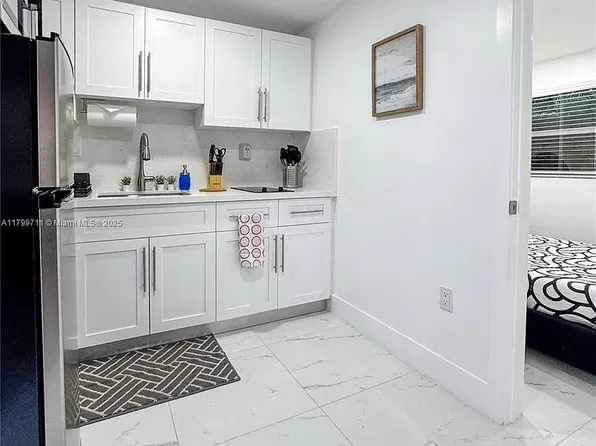 2966 NW 26th St, Miami, FL