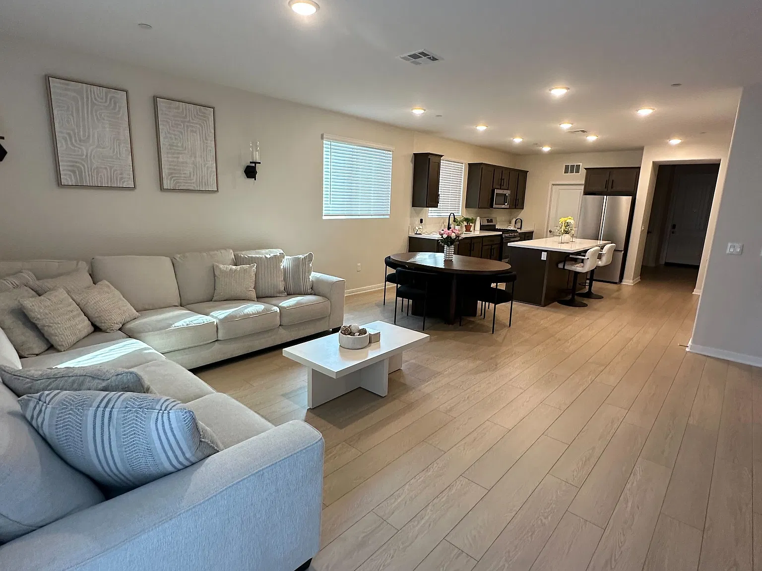 3 bed, 1569 sqft, $3,300 — Photo 4