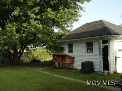 5th image of 2321 Oak St