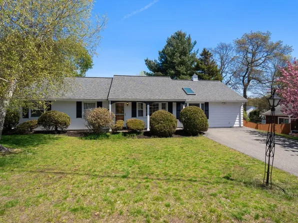 12 Theresa Rd, Stoneham, MA 02180