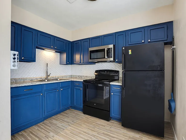 10543 Starcrest Dr #10543 — Photo 6
