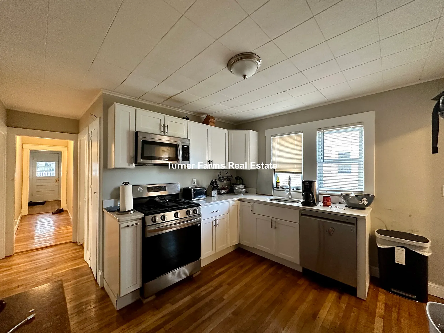 3 bed, 9999 sqft, $3,195 — Photo 1