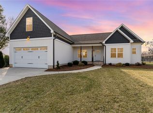 8872 Belews Ridge Rd, Stokesdale, NC 27357