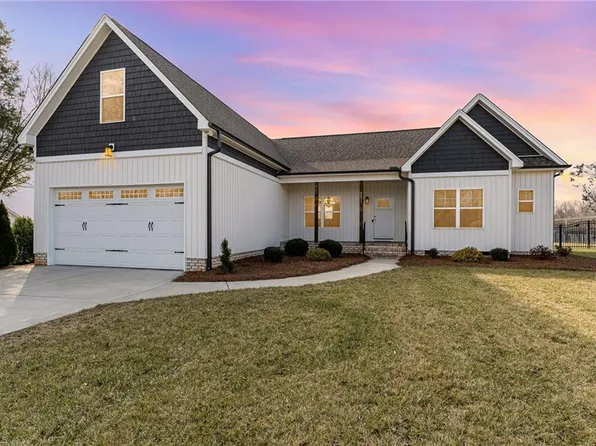 8872 Belews Ridge Rd, Stokesdale, NC 27357