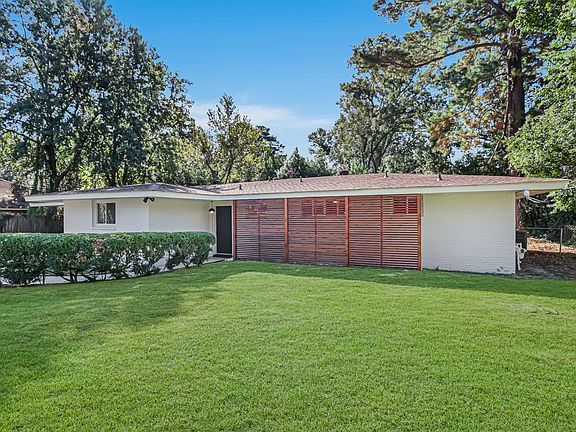 4th image of 6036 Eastwood Dr