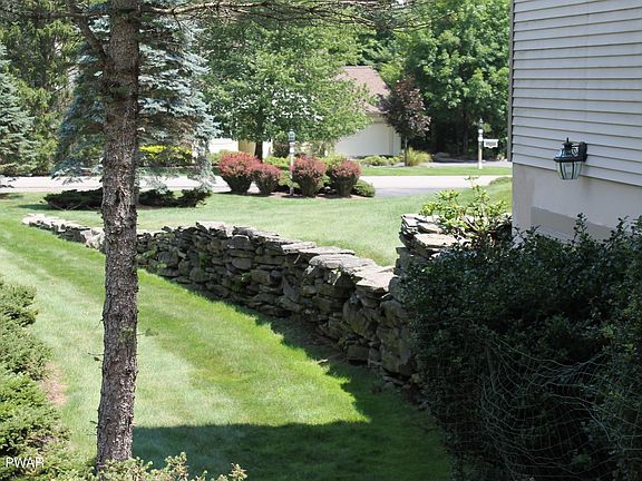 4th image of 70 Winding Wall Dr