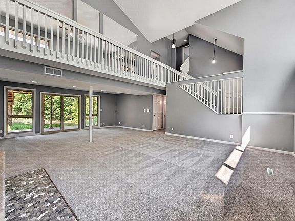 3rd image of 20740 Viking Blvd NE