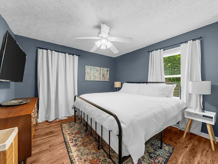 852 Benson Hurst Dr SW — Photo 8