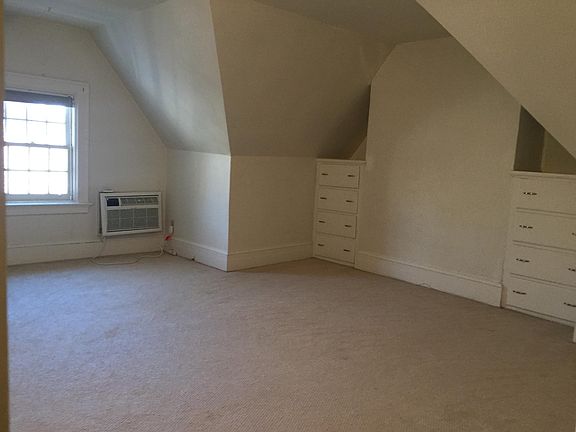 2nd large Bedroom