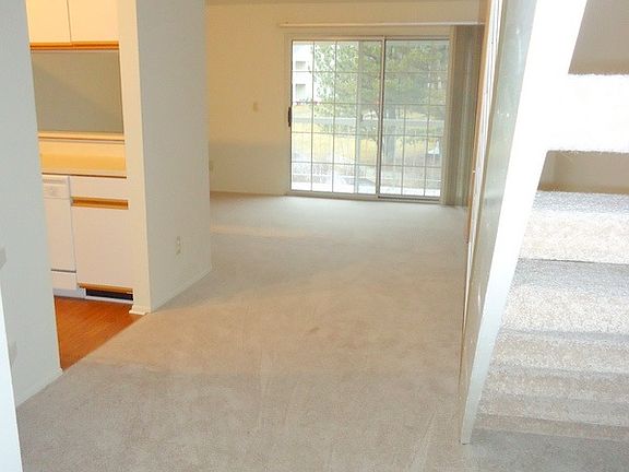 4th image of 330 Village Green Blvd APT 206