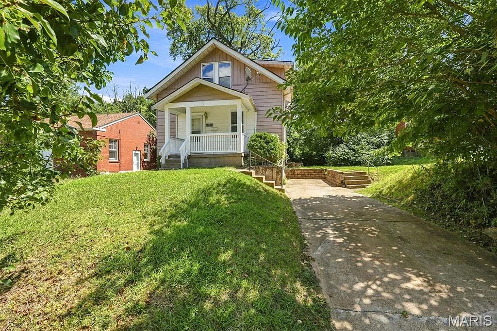 4 bed, 2.0 bath, 1592 sqft, $1,395 — Photo 3
