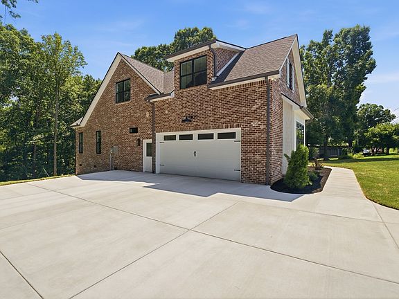 3rd image of 5855 Fisher Grove Rd