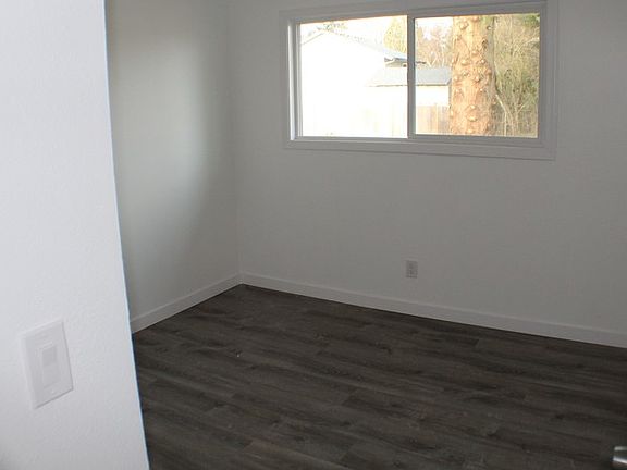 5th image of 7201 NE 109th Ave