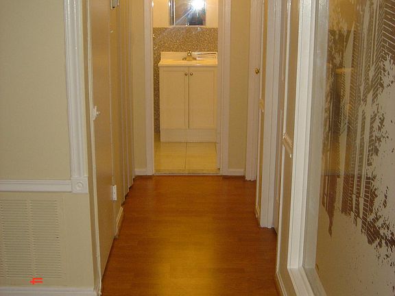 5th image of 1 Canterbury Sq APT 202
