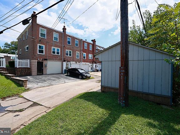 5th image of 939 Maple Ave