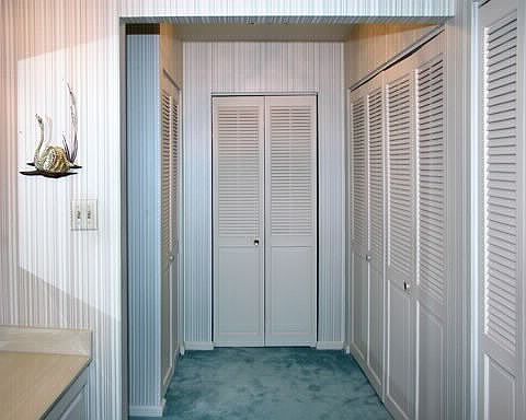 Large Master Bath with Plenty of Storage