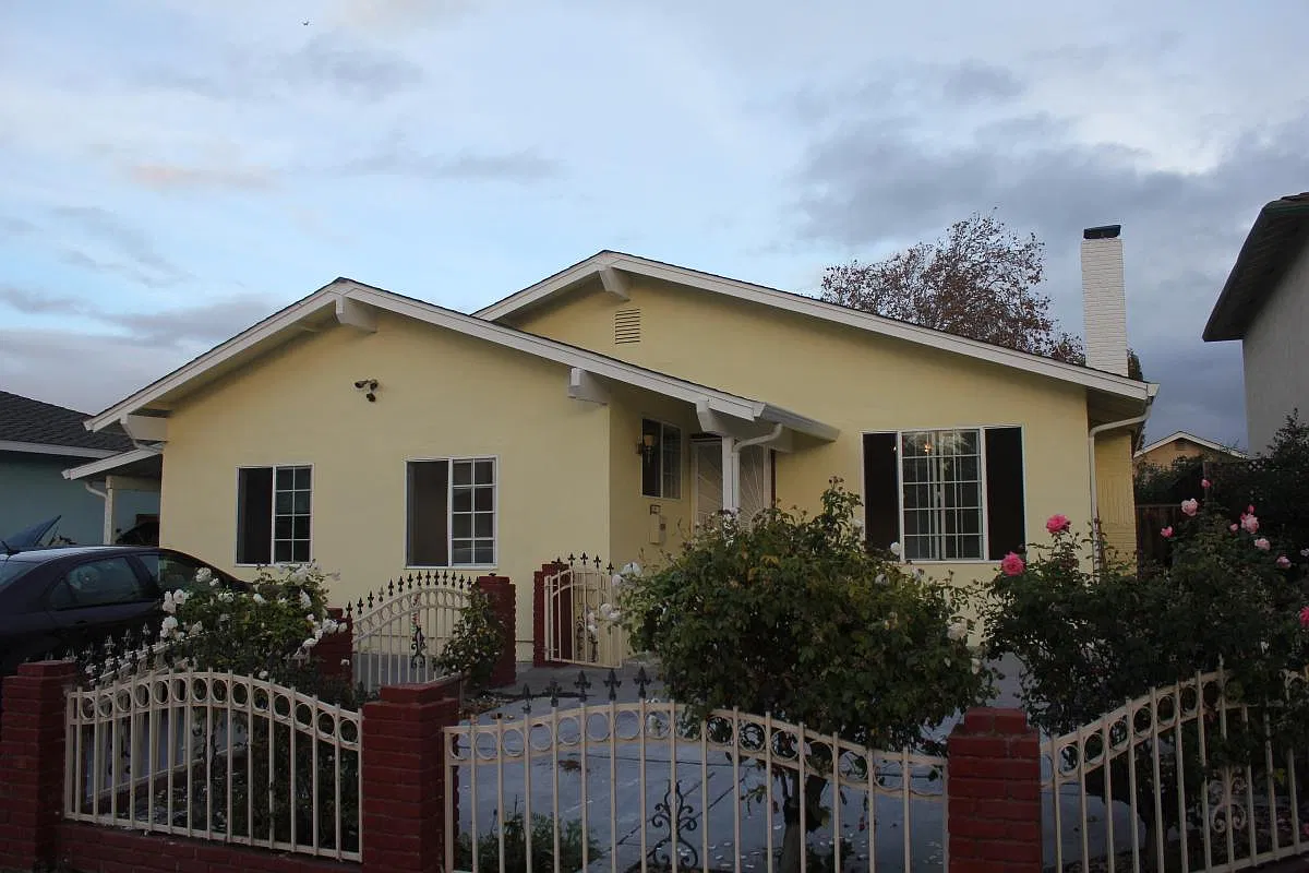 3 bed, 1200 sqft, $4,295 — Photo 1