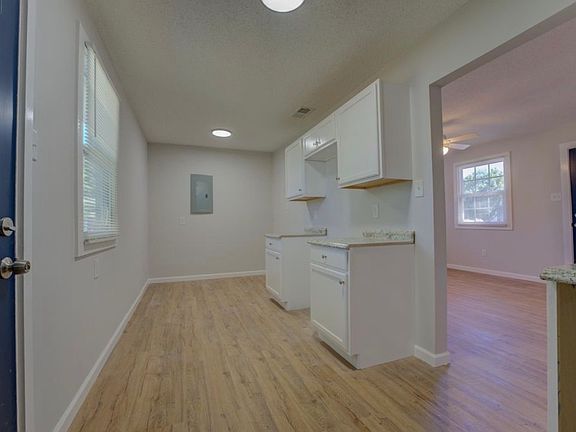 5th image of 3567 Daggett Rd