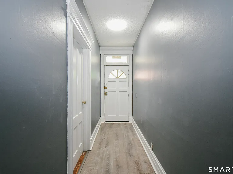 122 Hungerford St — Photo 8