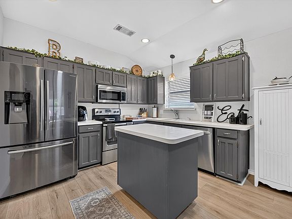 4th image of 8233 Willis Ln