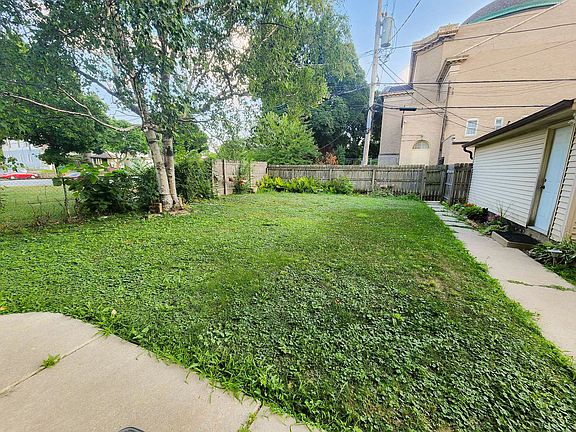 2nd image of 2717-2719 W Juneau Ave