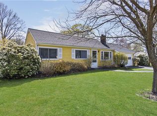 8 Congress Rd, Barrington, RI 02806