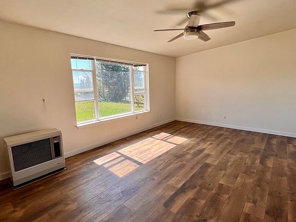 3rd image of 36 Heinrich Ln