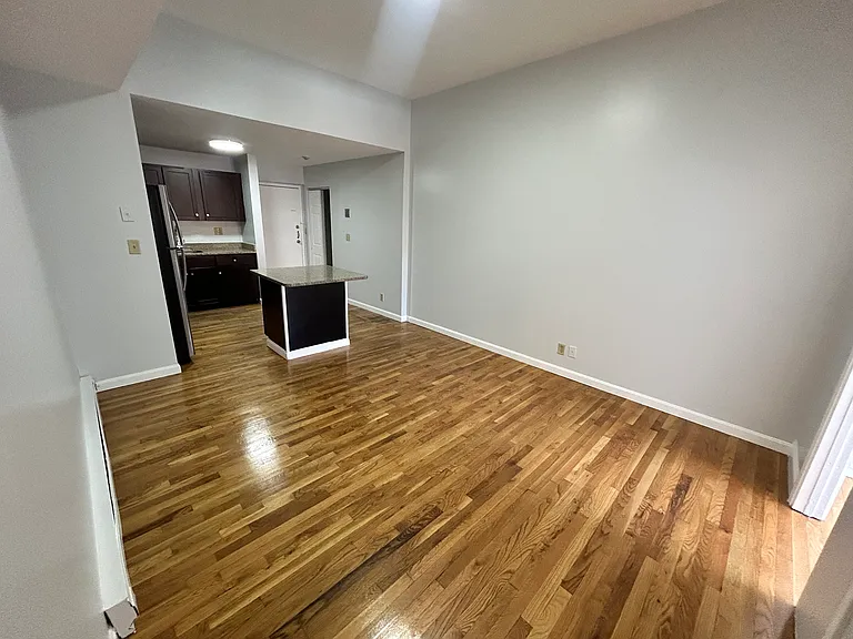 285 Essex St #3C — Photo 8