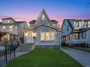 100-35 204th Street, Hollis, NY 11423