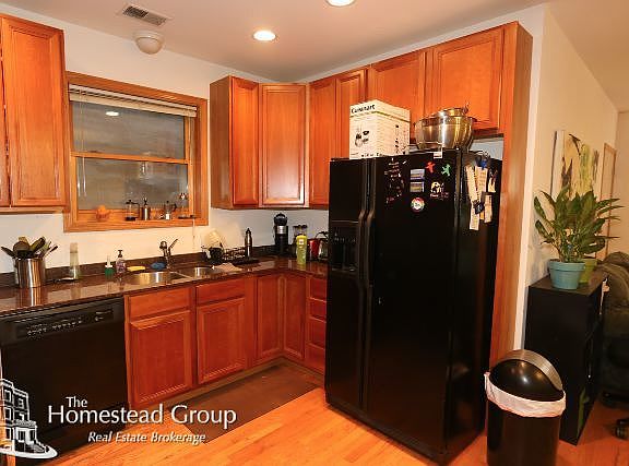 4th image of 930 W Leland Ave APT 002