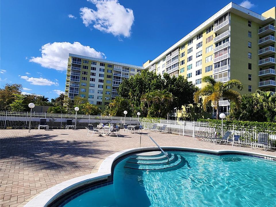 1st image of 4400 Hillcrest Drive #404