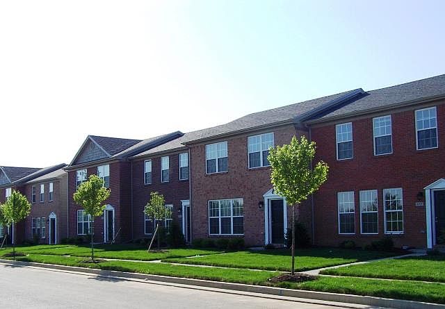 1st image of 632 Waveland Museum Ln