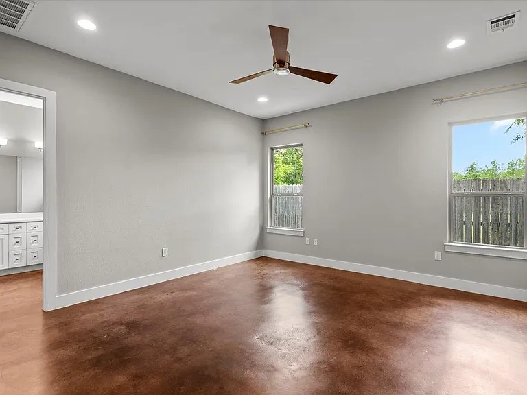913 Stobaugh St #B — Photo 23