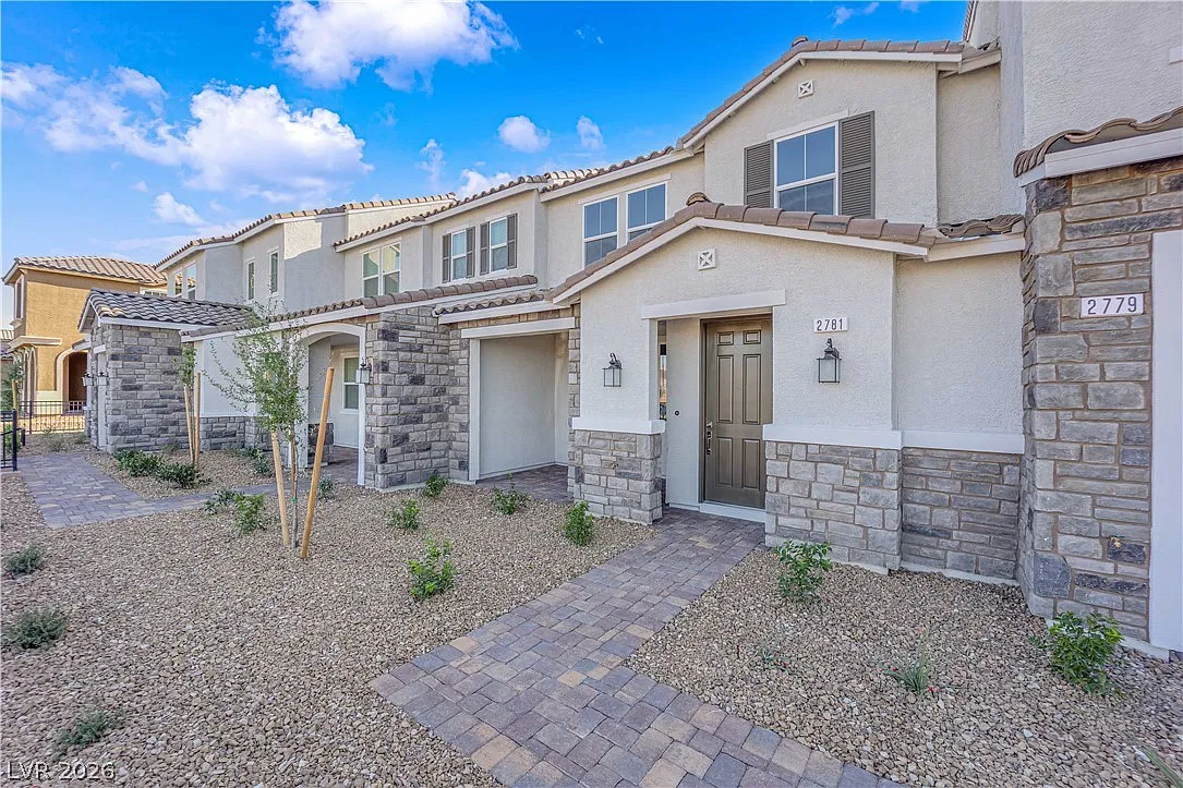 3 bed, 2.5 bath, 1544 sqft, $2,350 — Photo 1