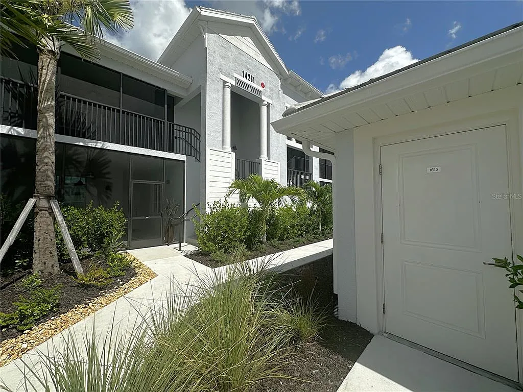 2 bed, 2.0 bath, 1366 sqft, $6,000 — Photo 2