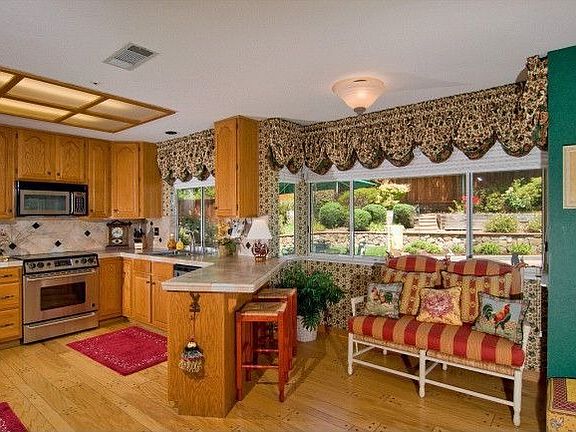 2nd image of 3320 Greystone Ct