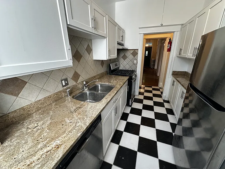 1223 F St NE — Photo 18