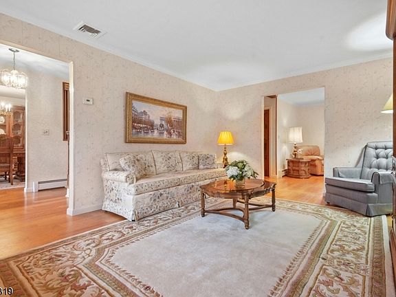 4th image of 3 Essex Pl